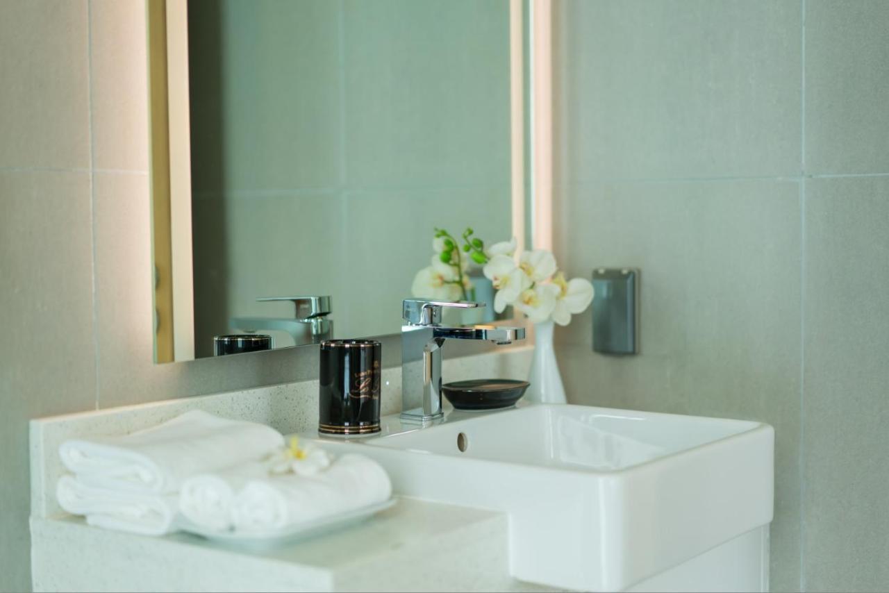 Oceanstone By Resava Apartment Pantai Bang Tao Bagian luar foto