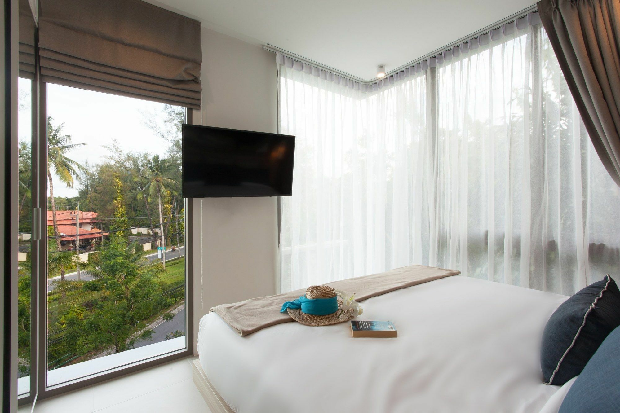 Oceanstone By Resava Apartment Pantai Bang Tao Bagian luar foto